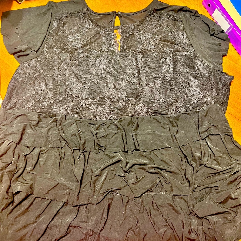 NWT Torrid size 3 black ruffled baby doll top